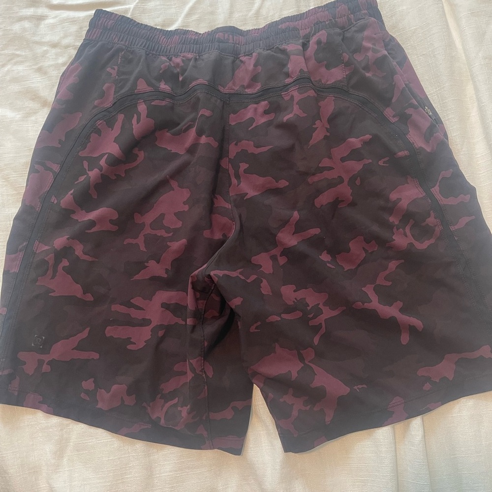 Lululemon shorts size L